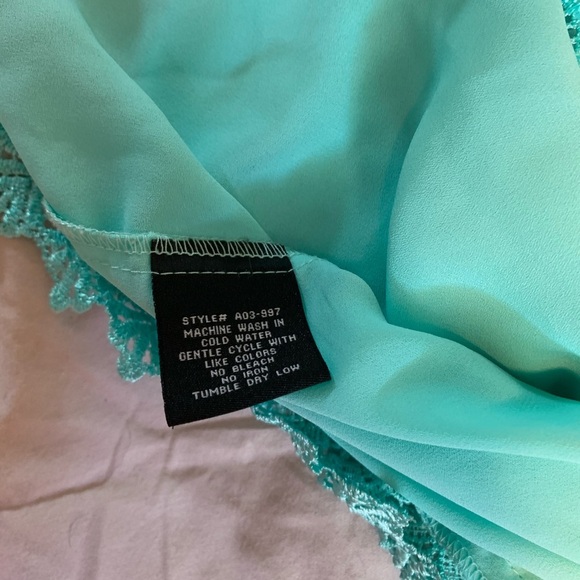 Blue Lace Tank Top - Picture 2 of 4